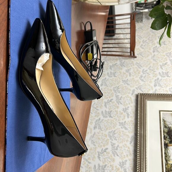 HP🎉❤️Michael Kors Patent Leather Kitten Heel Shoes - Picture 11 of 12